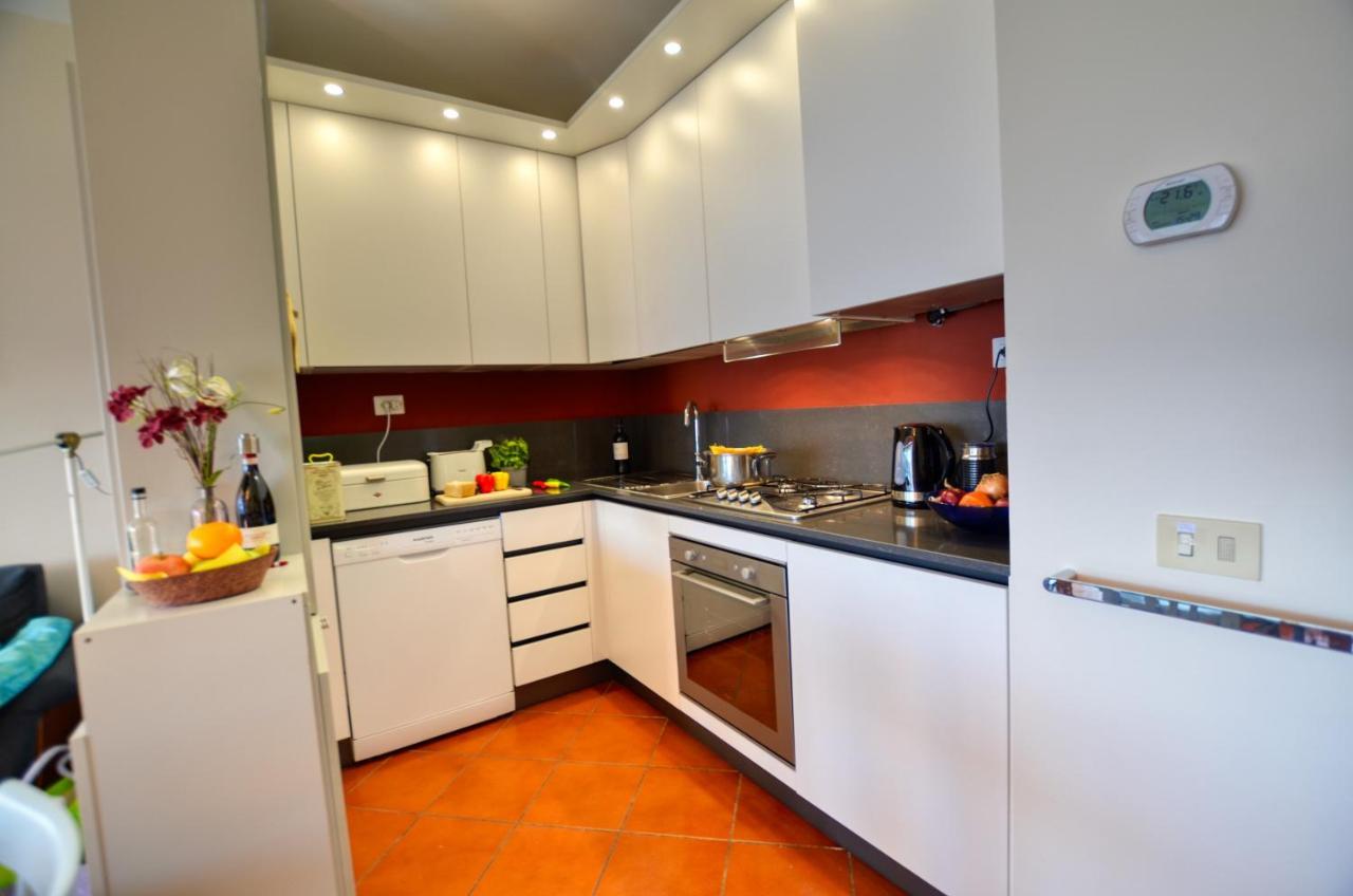 2-Bedroom Lakeview Apartment Bella Gaeta San Siro (Lombardy) Exterior foto