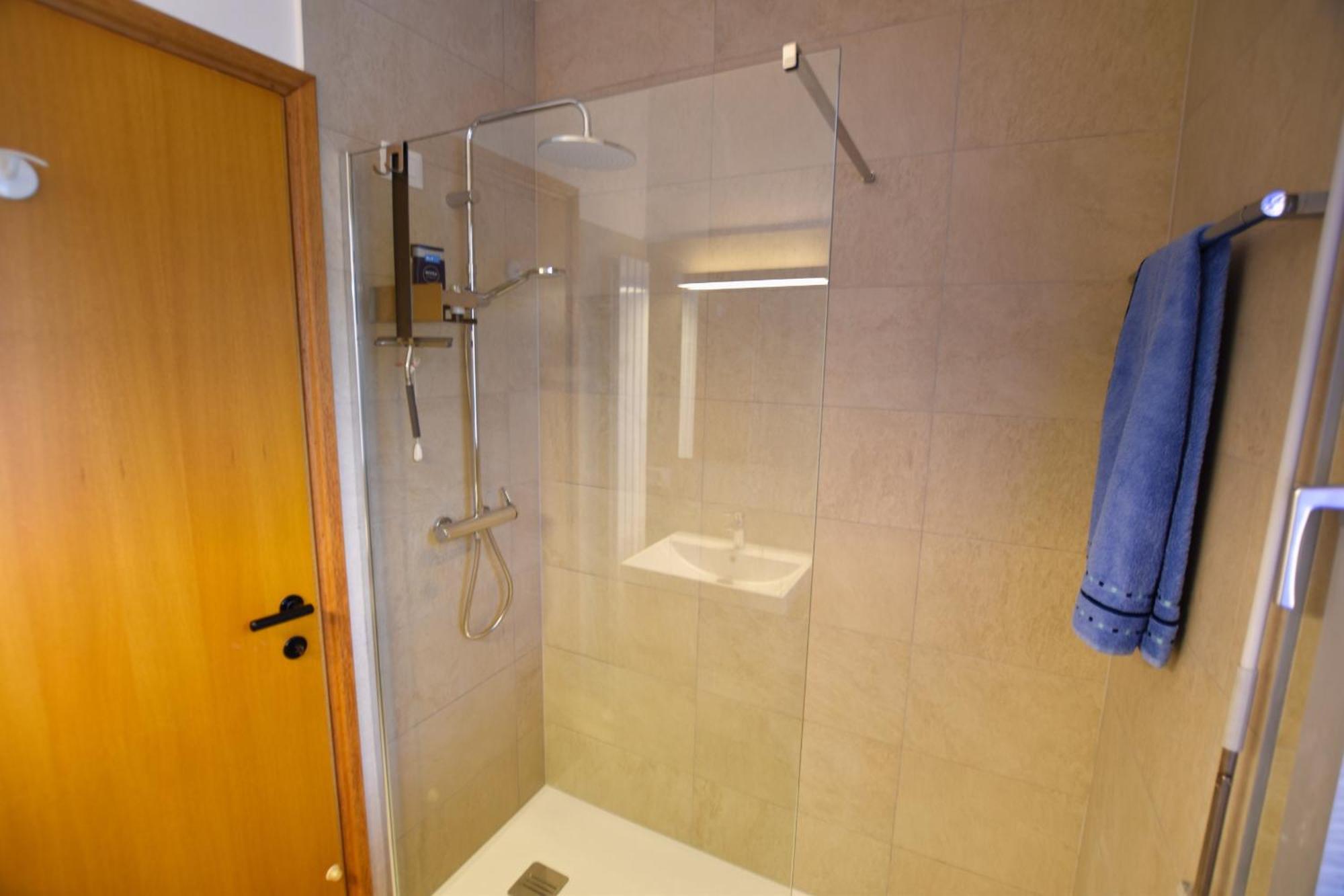 2-Bedroom Lakeview Apartment Bella Gaeta San Siro (Lombardy) Exterior foto